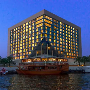 5* Otel Sheraton Creek & Towers
